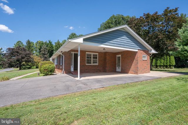7005 BEACHMONT DR, Sykesville, MD 21784