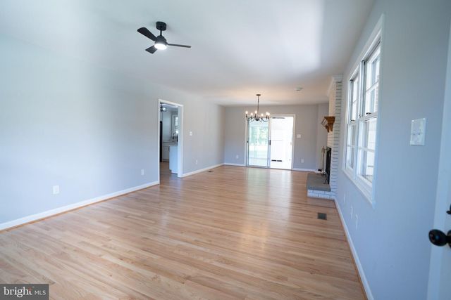 7005 BEACHMONT DR, Sykesville, MD 21784