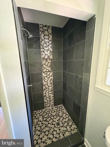 7005 BEACHMONT DR, Sykesville, MD 21784