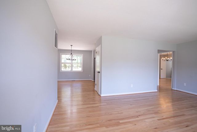 7005 BEACHMONT DR, Sykesville, MD 21784