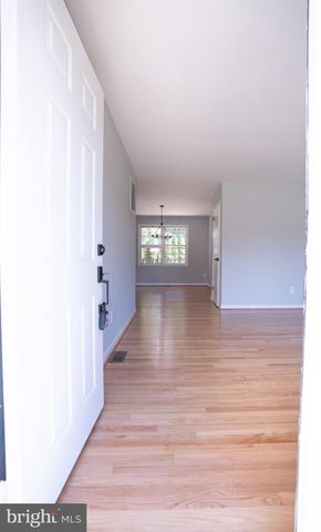 7005 BEACHMONT DR, Sykesville, MD 21784