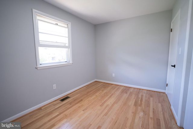 7005 BEACHMONT DR, Sykesville, MD 21784