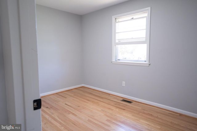 7005 BEACHMONT DR, Sykesville, MD 21784