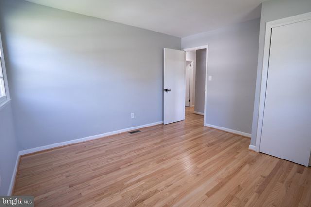 7005 BEACHMONT DR, Sykesville, MD 21784