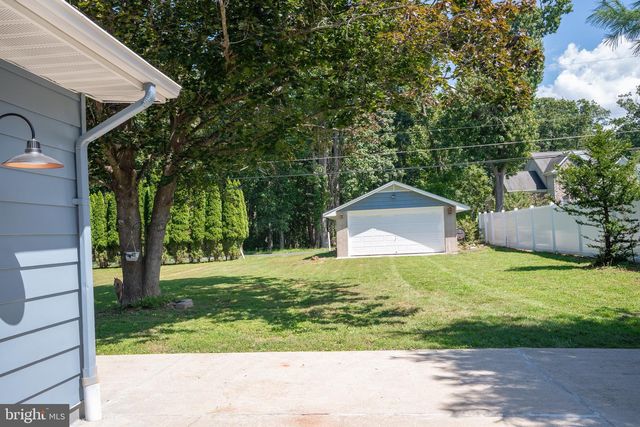 7005 BEACHMONT DR, Sykesville, MD 21784