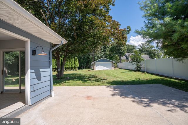 7005 BEACHMONT DR, Sykesville, MD 21784