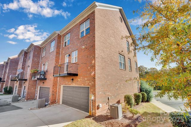 2305 Silver Crescent Drive, Charlotte, NC 28273