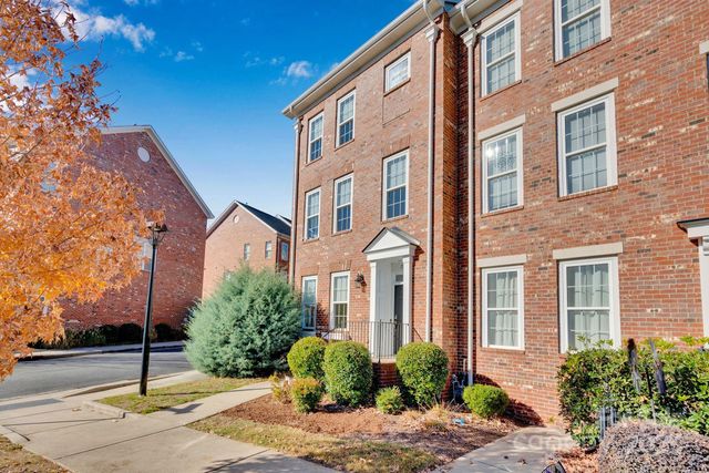 2305 Silver Crescent Drive, Charlotte, NC 28273