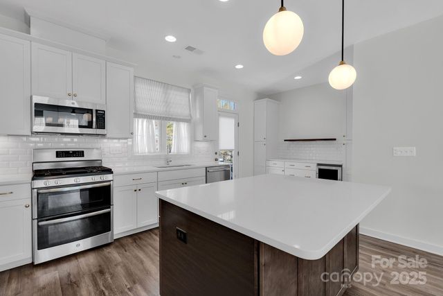 2305 Silver Crescent Drive, Charlotte, NC 28273