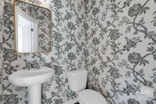 2305 Silver Crescent Drive, Charlotte, NC 28273