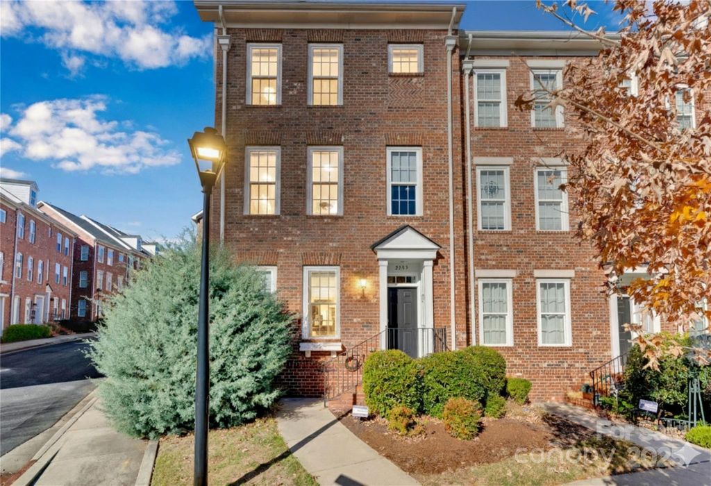 2305 Silver Crescent Drive, Charlotte, NC 28273