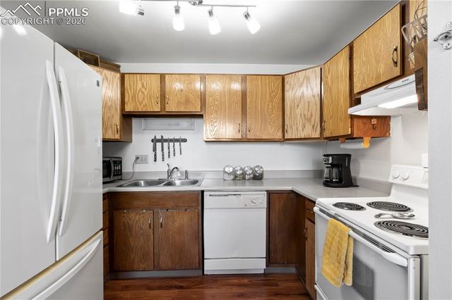 434 Valley Hi Circle B6, Colorado Springs, CO 80910