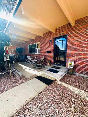 434 Valley Hi Circle B6, Colorado Springs, CO 80910