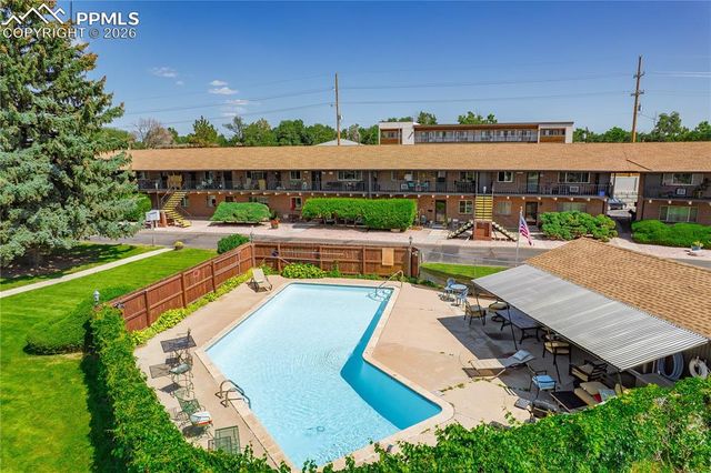 434 Valley Hi Circle B6, Colorado Springs, CO 80910