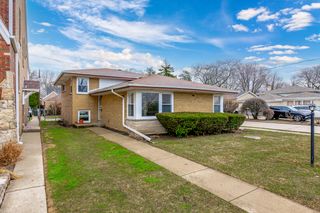 8231 Kilbourn Avenue, Skokie, IL 60076