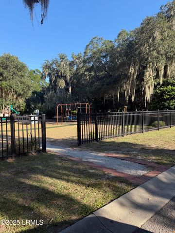 2214 Pigeon Point Road, Beaufort, SC 29902