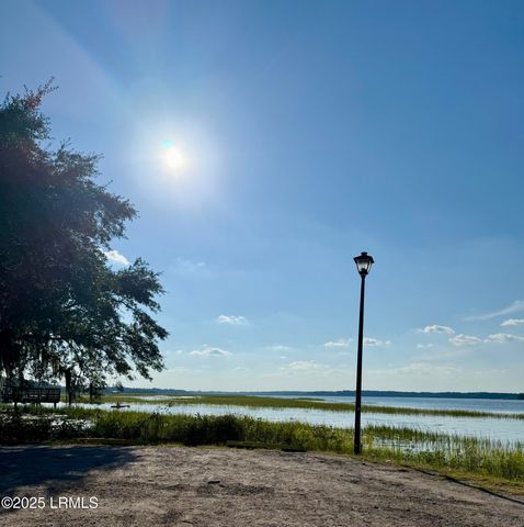 2214 Pigeon Point Road, Beaufort, SC 29902