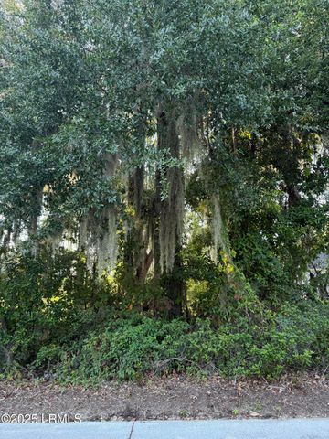 2214 Pigeon Point Road, Beaufort, SC 29902