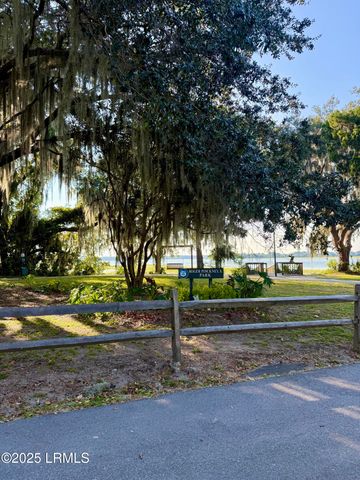 2214 Pigeon Point Road, Beaufort, SC 29902