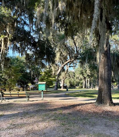 2214 Pigeon Point Road, Beaufort, SC 29902