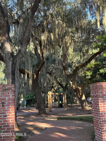 2214 Pigeon Point Road, Beaufort, SC 29902