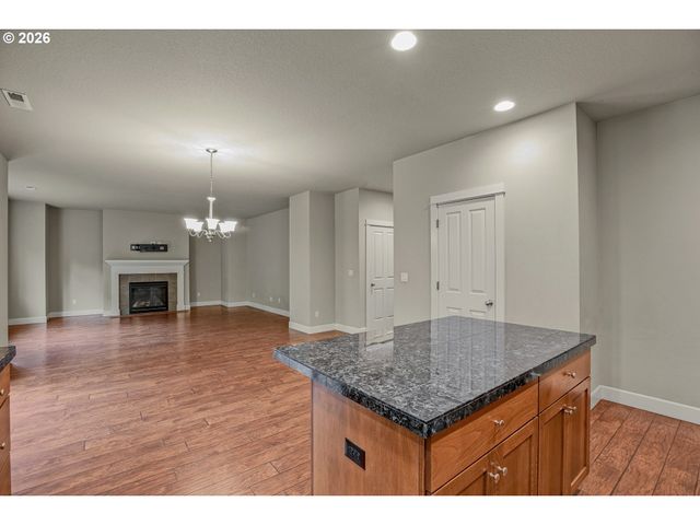10767 Se TURNBERRY Loop, Happy Valley, OR 97086