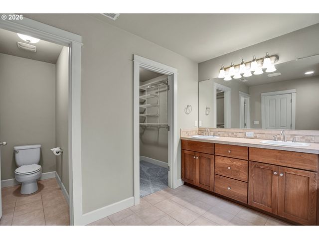 10767 Se TURNBERRY Loop, Happy Valley, OR 97086