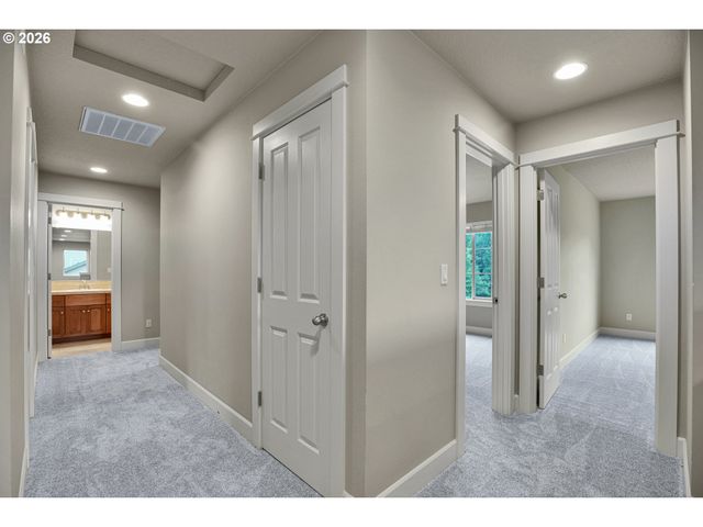 10767 Se TURNBERRY Loop, Happy Valley, OR 97086