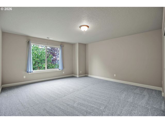 10767 Se TURNBERRY Loop, Happy Valley, OR 97086