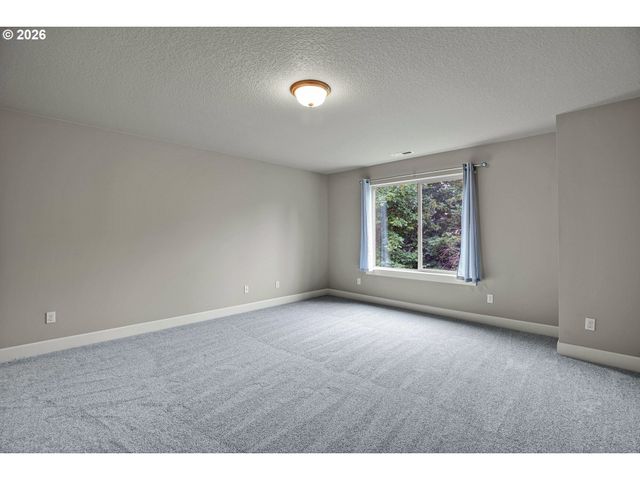 10767 Se TURNBERRY Loop, Happy Valley, OR 97086