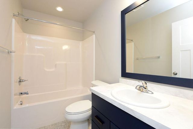 7421 18th Street S, Fargo, ND 58104