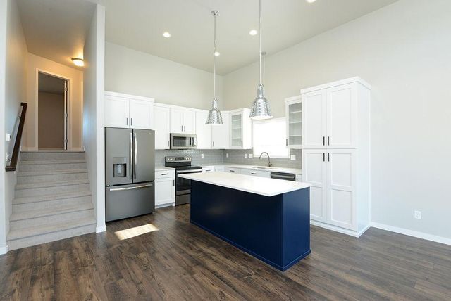 7421 18th Street S, Fargo, ND 58104