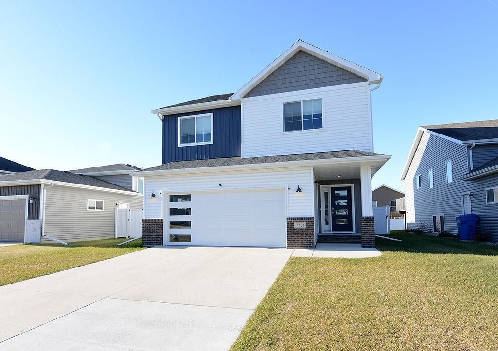 7421 18th Street S, Fargo, ND 58104