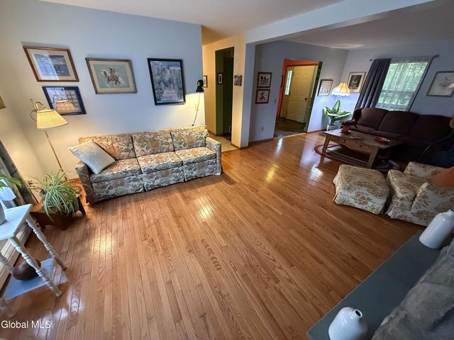 431 Melrose Valley Falls Road, Schaghticoke, NY 12121