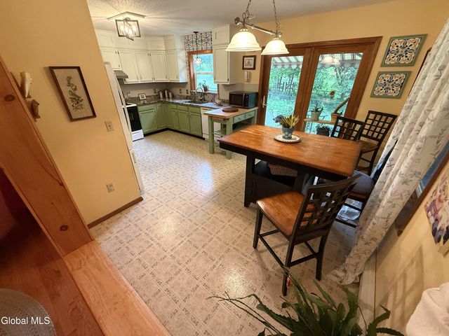 431 Melrose Valley Falls Road, Schaghticoke, NY 12121