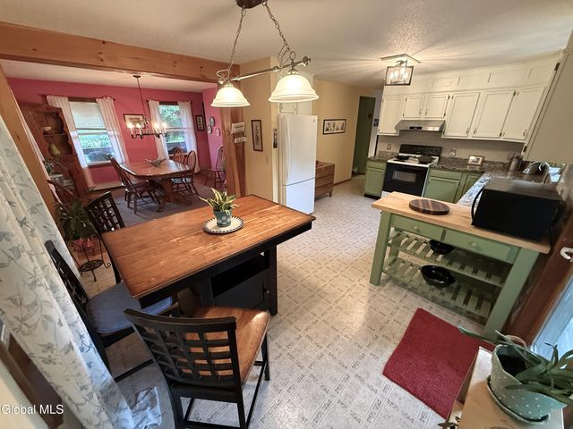 431 Melrose Valley Falls Road, Schaghticoke, NY 12121