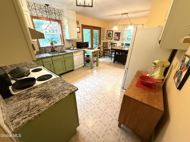 431 Melrose Valley Falls Road, Schaghticoke, NY 12121