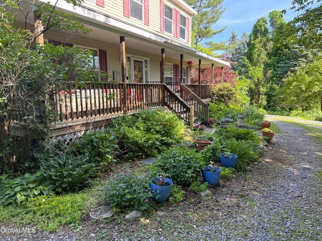 431 Melrose Valley Falls Road, Schaghticoke, NY 12121