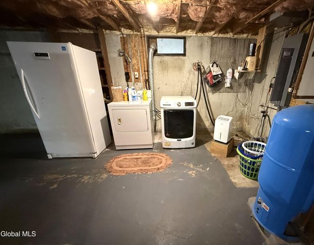 431 Melrose Valley Falls Road, Schaghticoke, NY 12121