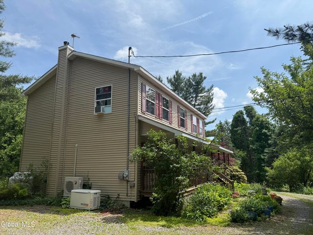 431 Melrose Valley Falls Road, Schaghticoke, NY 12121