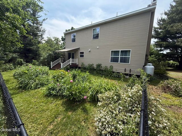 431 Melrose Valley Falls Road, Schaghticoke, NY 12121