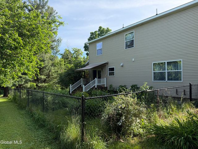 431 Melrose Valley Falls Road, Schaghticoke, NY 12121