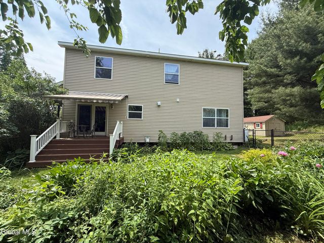 431 Melrose Valley Falls Road, Schaghticoke, NY 12121
