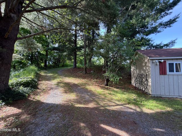 431 Melrose Valley Falls Road, Schaghticoke, NY 12121