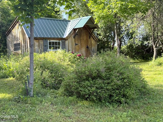 431 Melrose Valley Falls Road, Schaghticoke, NY 12121