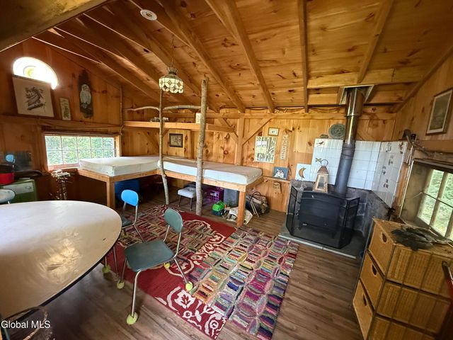 431 Melrose Valley Falls Road, Schaghticoke, NY 12121