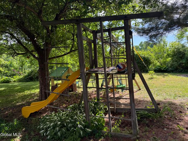 431 Melrose Valley Falls Road, Schaghticoke, NY 12121