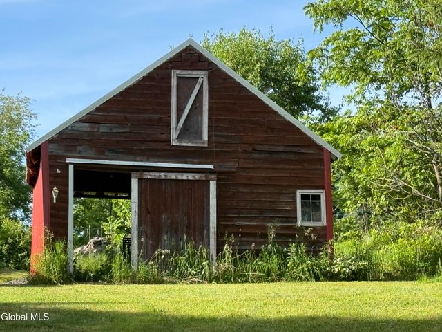 431 Melrose Valley Falls Road, Schaghticoke, NY 12121