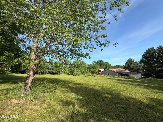 431 Melrose Valley Falls Road, Schaghticoke, NY 12121