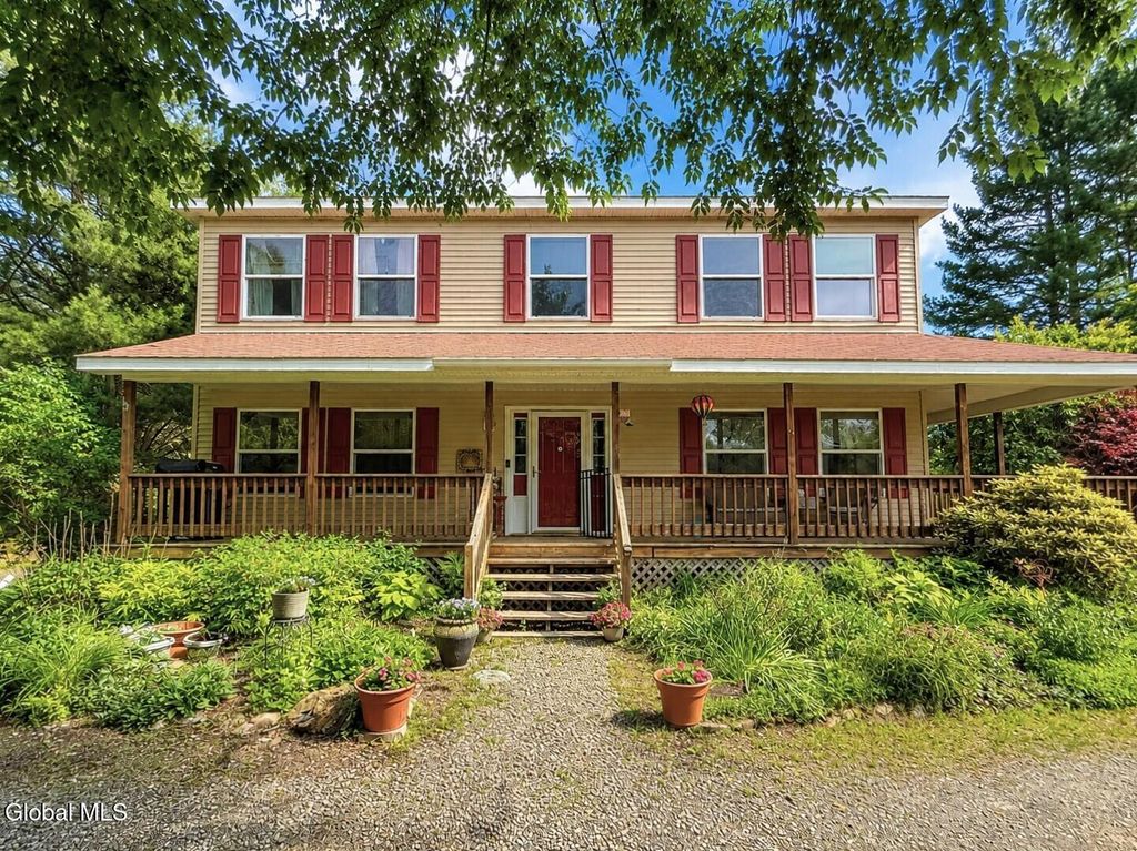 431 Melrose Valley Falls Road, Schaghticoke, NY 12121